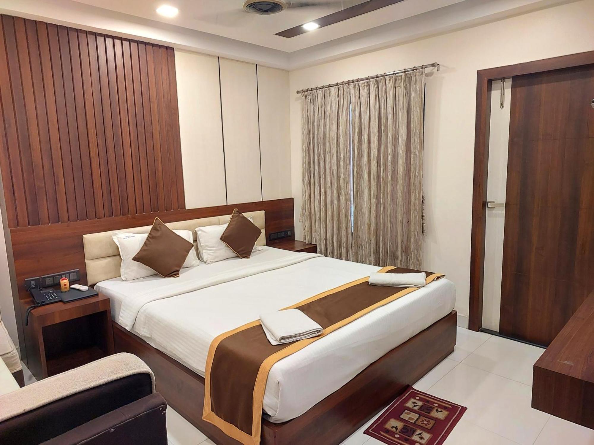 Hotel Silver Land New Digha With Rooftop Pool ภายนอก รูปภาพ