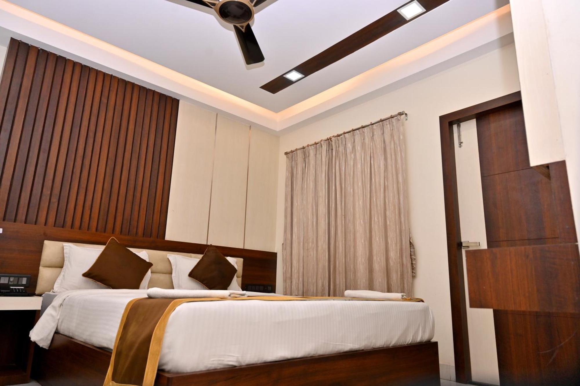 Hotel Silver Land New Digha With Rooftop Pool ภายนอก รูปภาพ