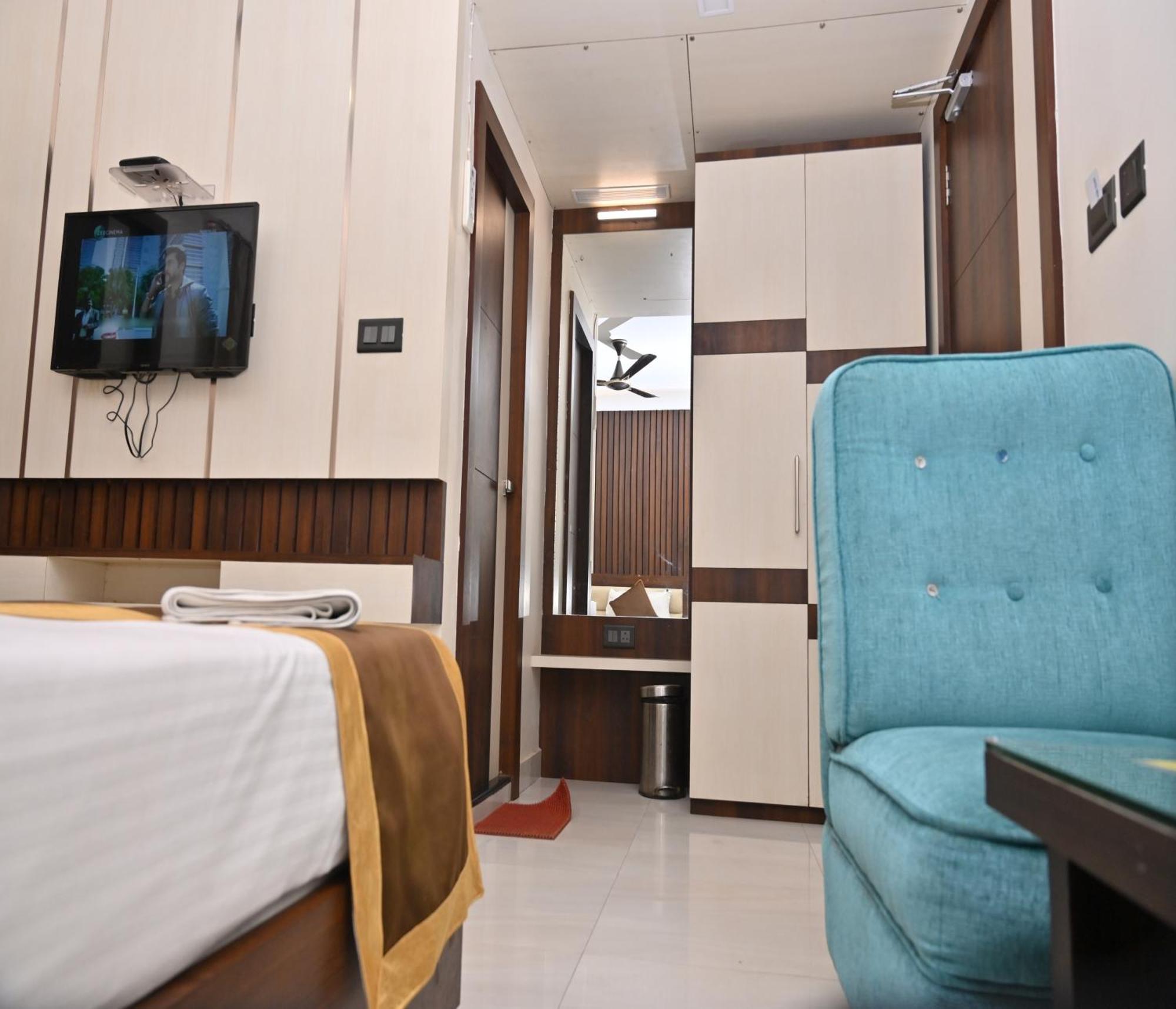 Hotel Silver Land New Digha With Rooftop Pool ภายนอก รูปภาพ